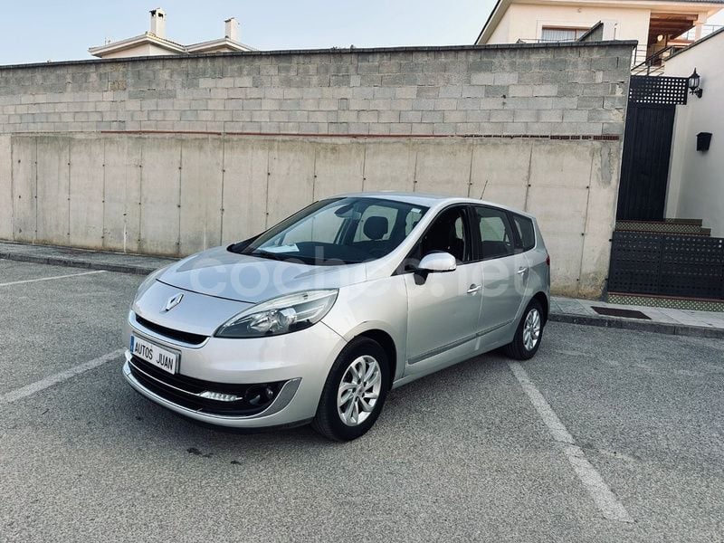 Gris / plata Usado 2014 Renault Grand Scénic III Bose Edition Monovolumen | 4990 € (Super precio) - Imagen 1/4