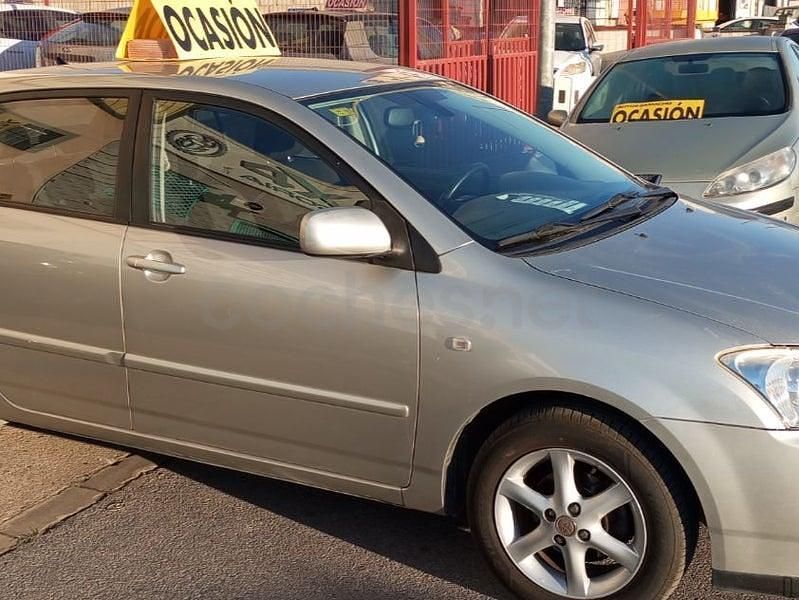 Usado Toyota Corolla Sol 110 CV (80 kW) 2005 Gris / plata Berlina
