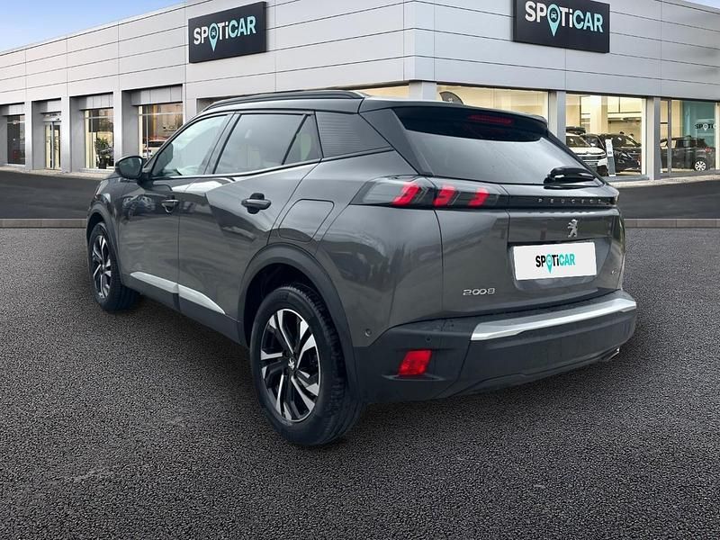 Usado Peugeot 2008 GT 130 CV (95 kW) 2021 Gris SUV