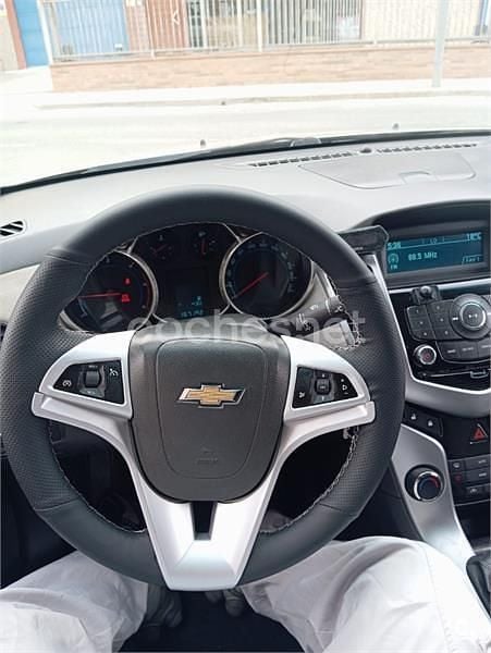 Usado Chevrolet Cruze LT 150 CV (110 kW) 2009 Gris / plata Berlina