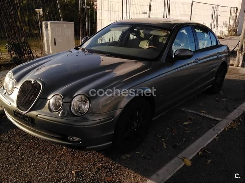 Usado Jaguar S-Type Executive 238 CV (175 kW) 2003 Gris / plata Berlina