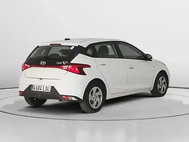 Usado Hyundai i20 100 CV (73 kW) 2021 Blanco Utilitario