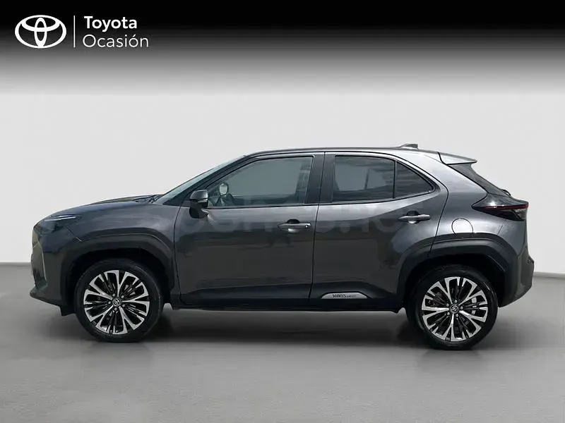 Usado Toyota Yaris Cross Style 116 CV (85 kW) 2023 Gris / plata SUV