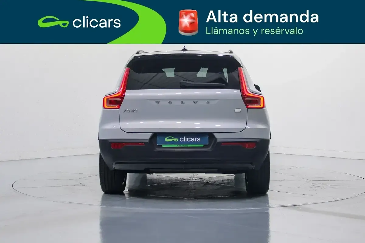 Usado Volvo XC40 Plus 262 CV (192 kW) 2022 Gris / plata SUV