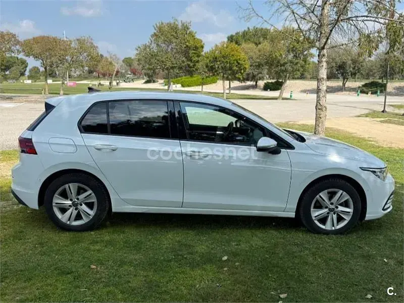 Usado VW Golf VIII Life 150 CV (110 kW) 2020 Blanco Berlina