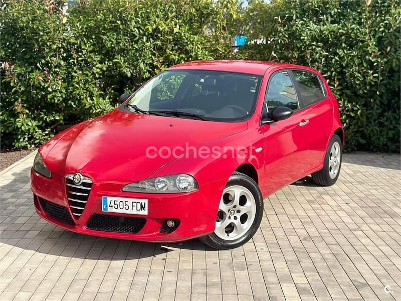 Rojo Usado 2006 Alfa Romeo 147 Utilitario | 2600 € (Precio justo) - Imagen 1/4