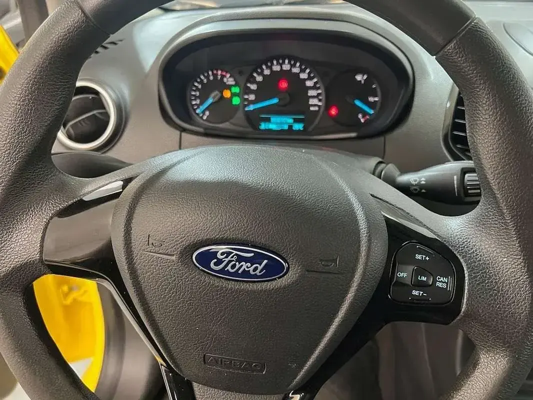 Usado Ford Ka Plus 70 CV (51 kW) 2017 Amarillo Utilitario