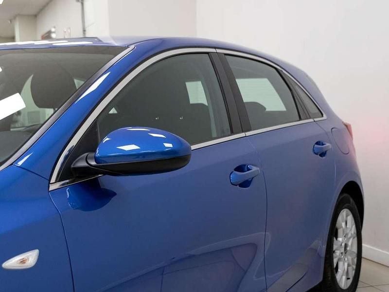 Usado Kia Ceed 120 CV (88 kW) 2024 Azul Utilitario