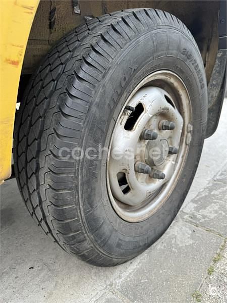 Usado Ford Transit 115 CV (84 kW) 2012 Amarillo Pickup/Camioneta