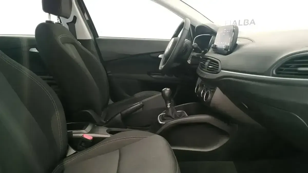 Usado Fiat Tipo Mirror 95 CV (69 kW) 2020 Negro Familiar