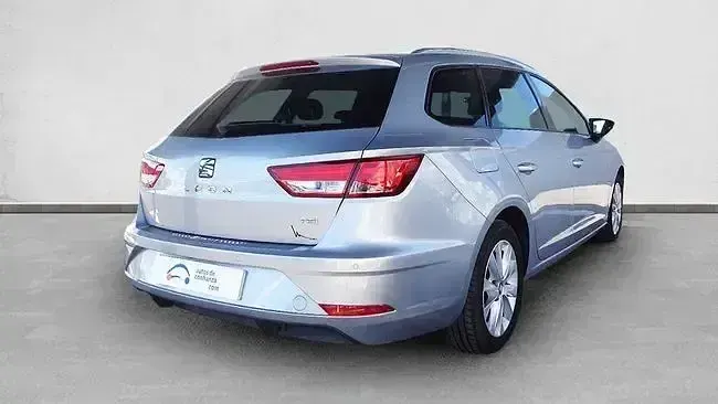 Usado Seat Leon Style 110 CV (80 kW) 2018 Gris