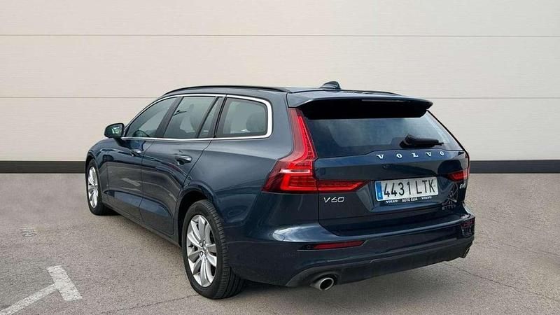 Usado Volvo V60 Momentum 199 CV (146 kW) 2021 Azul Familiar