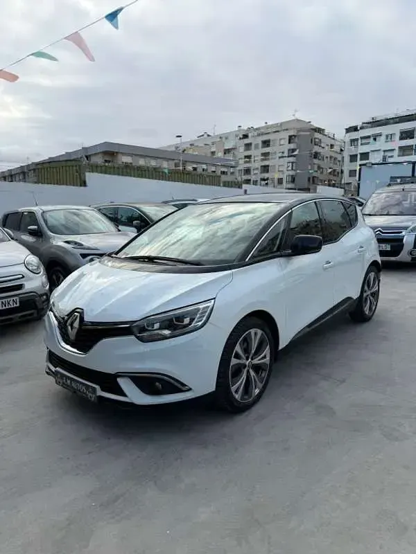 Usado Renault Grand Scénic IV Edition One 131 CV (96 kW) 2017 Blanco Monovolumen