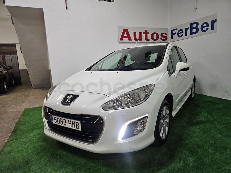 Usado Peugeot 308 Active 112 CV (82 kW) 2012 Blanco Berlina