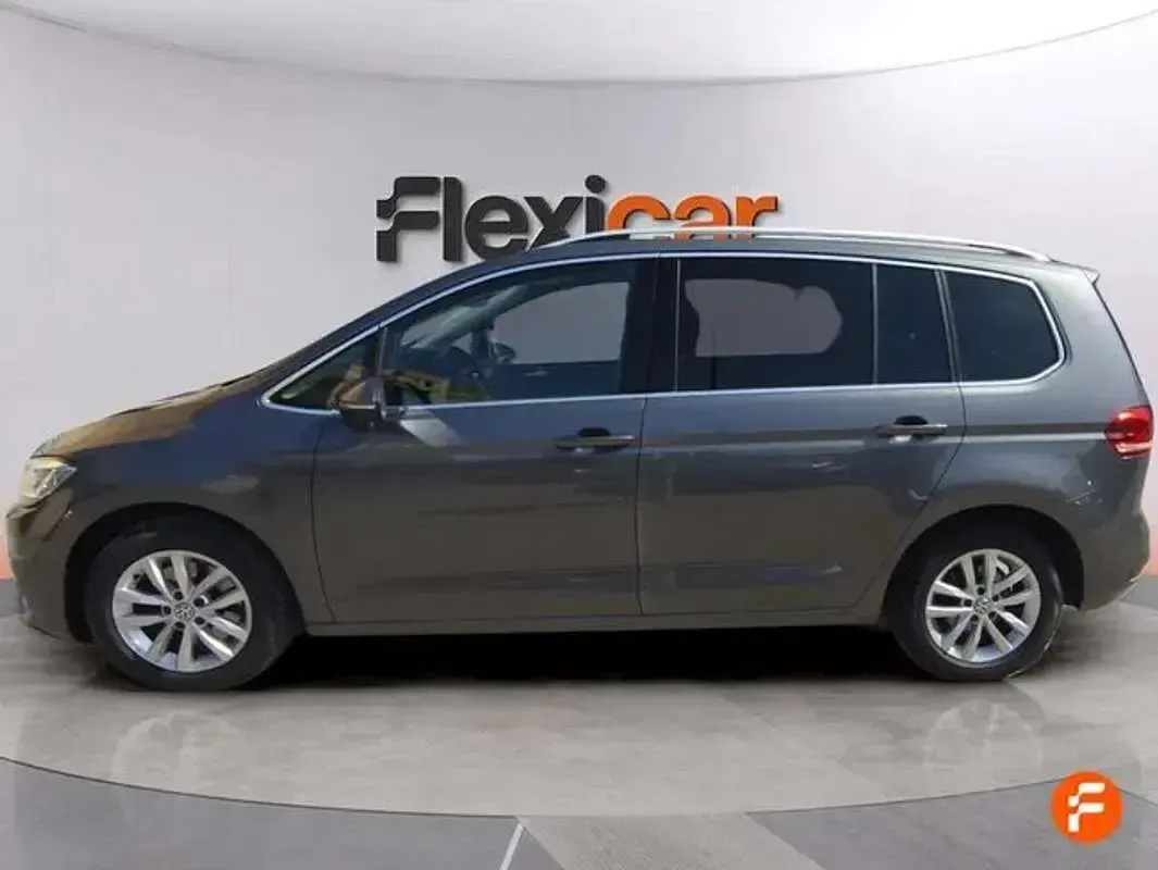 Usado VW Touran Advance 116 CV (85 kW) 2019 Gris Monovolumen