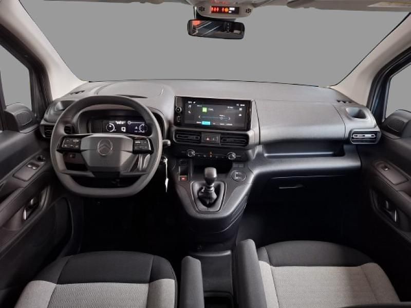 Usado Citroën Berlingo 100 CV (73 kW) 2025 Sirkka green Monovolumen