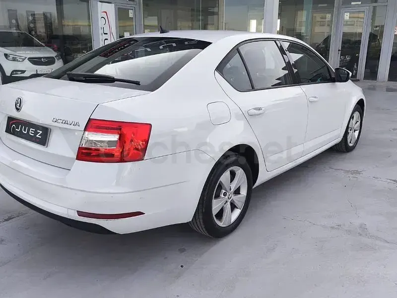 Usado Skoda Octavia Style 150 CV (110 kW) 2018 Blanco Berlina