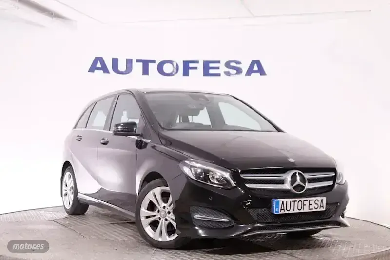 Usado Mercedes B180 109 CV (80 kW) 2016 Negro Utilitario