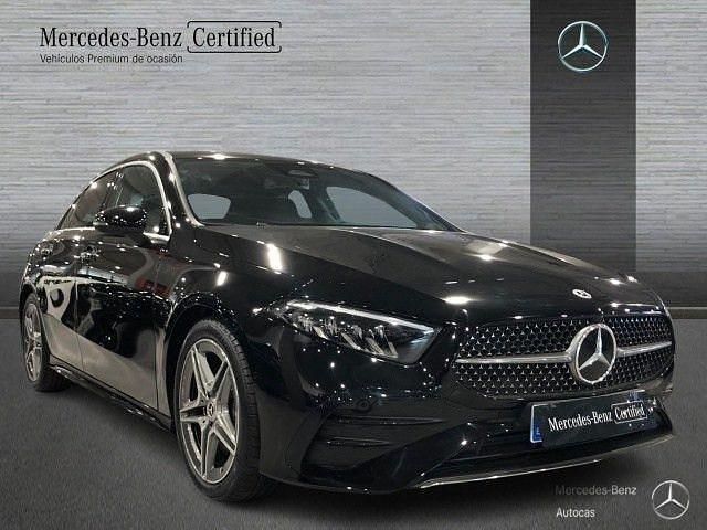 Usado Mercedes A200 AMG line 150 CV (110 kW) 2023 Negro noche