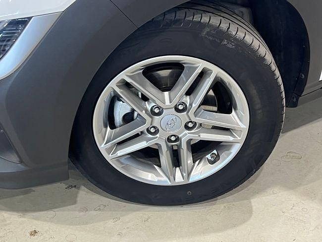 Usado Hyundai Kona 120 CV (88 kW) 2024 Blanco SUV