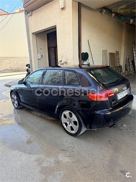 Usado Audi A3 Attraction 140 CV (102 kW) 2006 Negro Utilitario