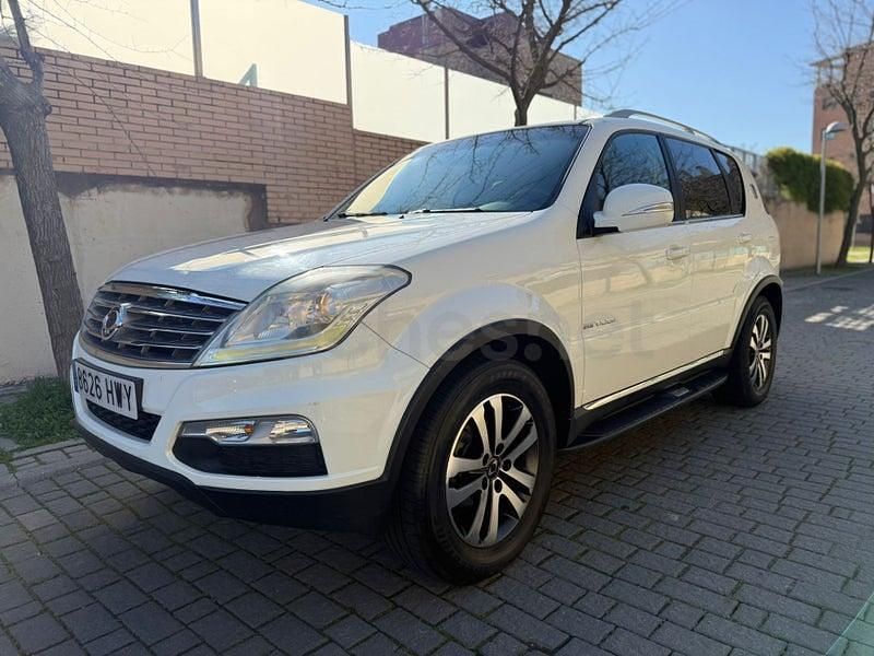 Usado SsangYong Rexton Limited 155 CV (114 kW) 2014 Blanco SUV