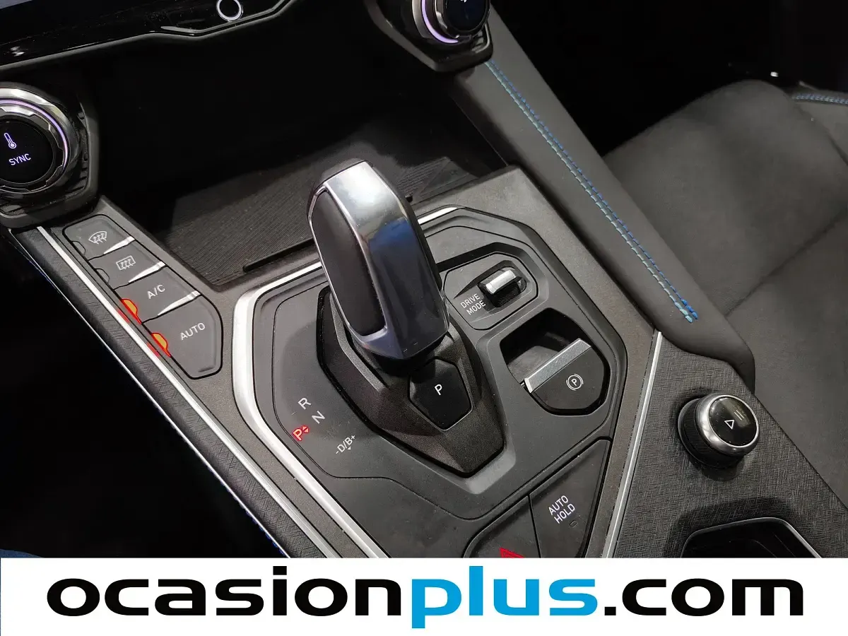 Usado Lynk & Co 01 261 CV (191 kW) 2023 Negro SUV