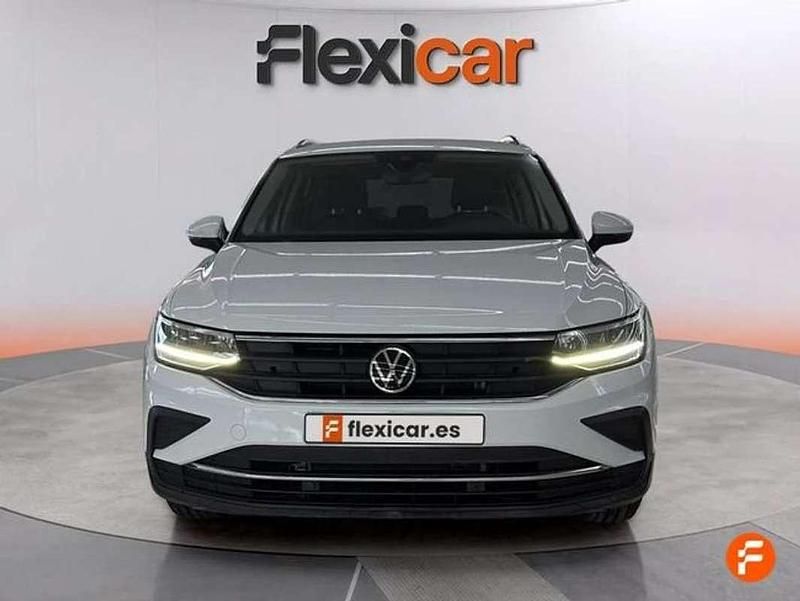 Usado VW Tiguan Life 131 CV (96 kW) 2021 Blanco SUV
