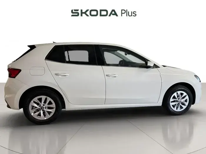 Nuevo Skoda Fabia Selection 95 CV (69 kW) 2025 Blanco Utilitario