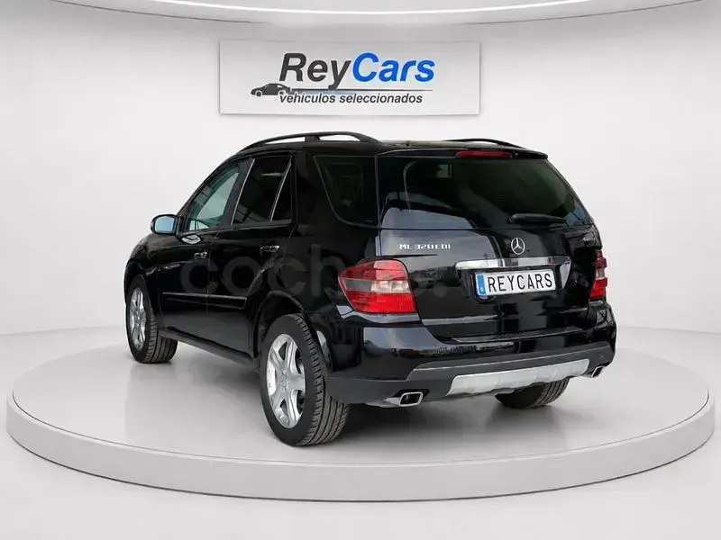 Usado Mercedes ML320 224 CV (164 kW) 2006 Negro SUV