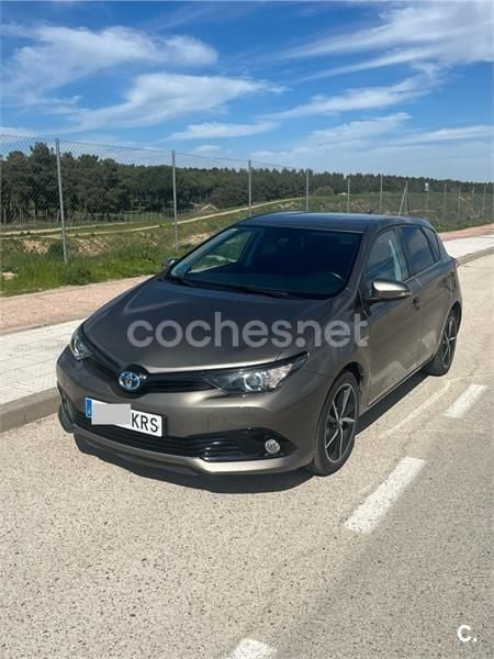 Gris / plata Usado 2018 Toyota Auris Hybrid Edition Berlina | 16.400 € (Precio justo) - Imagen 1/4