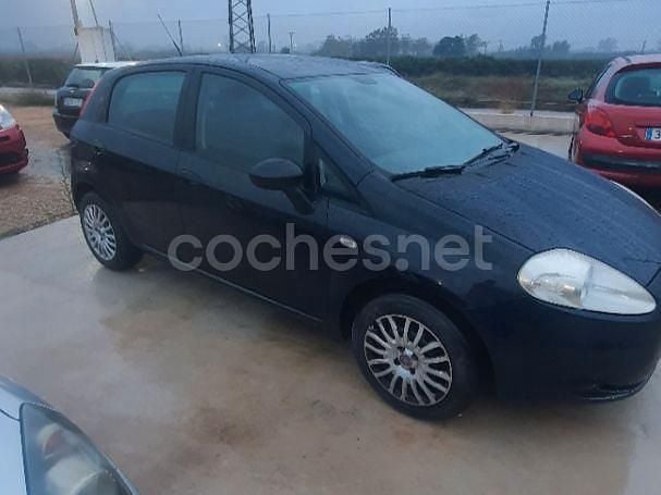 Usado Fiat Punto Dynamic 95 CV (69 kW) 2009 Negro Berlina