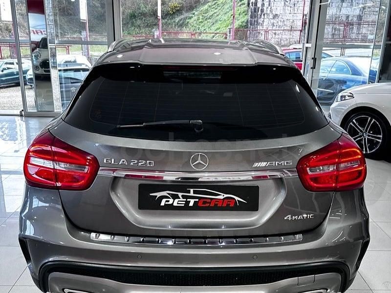 Usado Mercedes GLA220 AMG line 177 CV (130 kW) 2015 Gris / plata SUV
