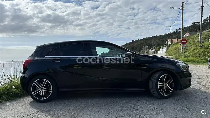 Usado Mercedes A180 Style 122 CV (89 kW) 2013 Negro Berlina