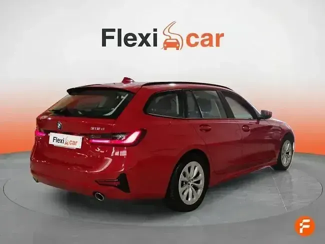 Usado BMW 318 150 CV (110 kW) 2022 Rojo Familiar