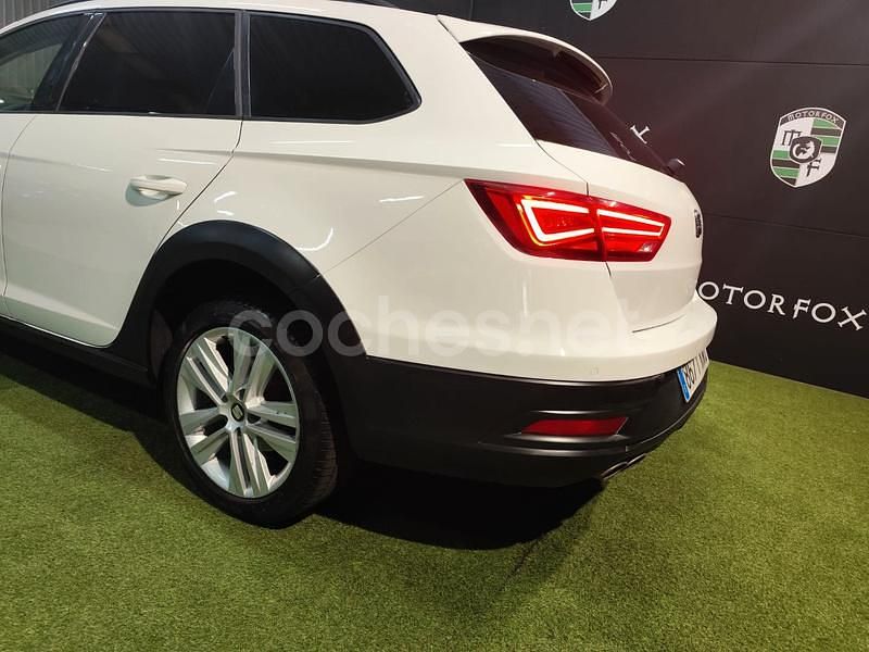 Usado Seat Leon 150 CV (110 kW) 2018 Blanco Familiar