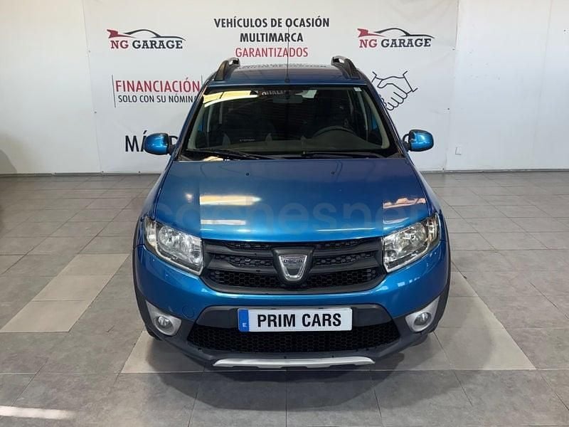 Usado Dacia Sandero Stepway 90 HP (66 kW) 2013 Azul Sedan