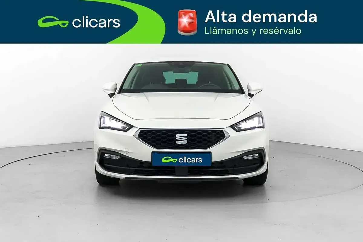 Usado Seat Leon Style 150 CV (110 kW) 2022 Blanco Utilitario