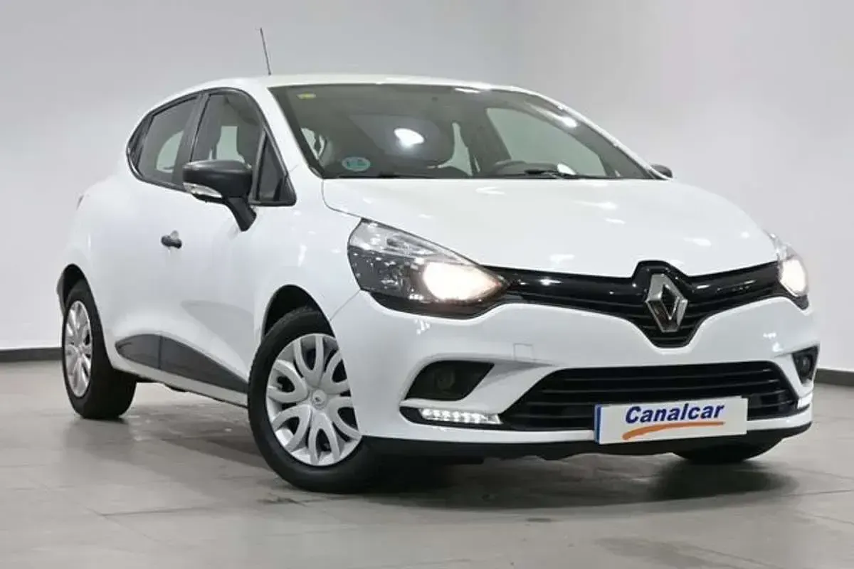 Usado Renault Clio Zen 90 CV (66 kW) 2018 Blanco Utilitario