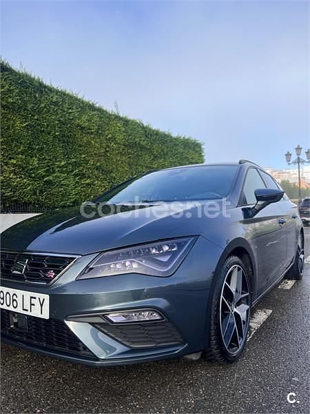 Usado Seat Leon ST FR 150 CV (110 kW) 2020 Gris / plata Familiar