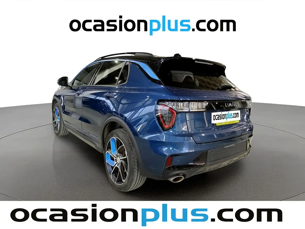 Begagnad Lynk & Co 01 261 HK (191 kW) 2023 Svart SUV