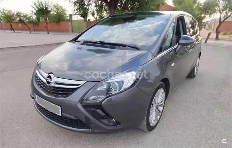 Usado Opel Zafira Tourer Excellence 165 CV (121 kW) 2013 Gris / plata Monovolumen