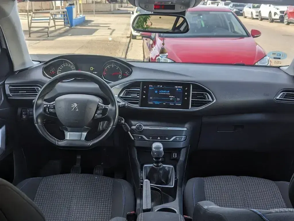 Usado Peugeot 308 Style 130 CV (95 kW) 2019 Blanco