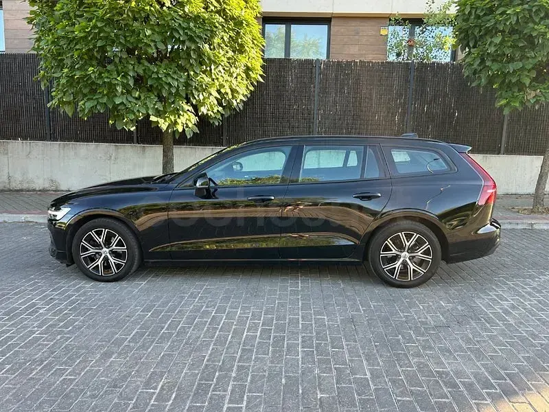 Usado Volvo V60 Plus 197 CV (144 kW) 2023 Negro Familiar