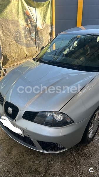 Usado Seat Ibiza Reference 70 CV (51 kW) 2006 Gris / plata Utilitario