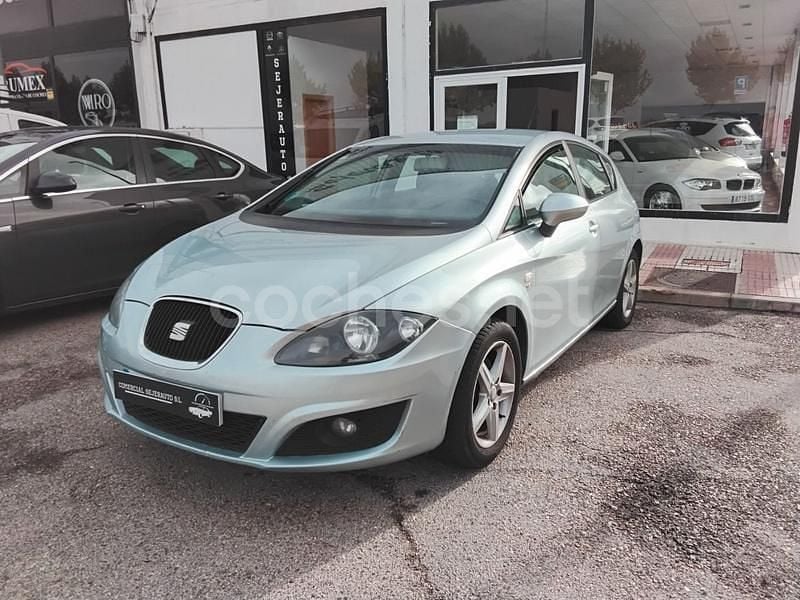 Gris / plata Usado 2010 Seat Leon Reference Berlina | 6790 € (Precio justo) - Imagen 1/4