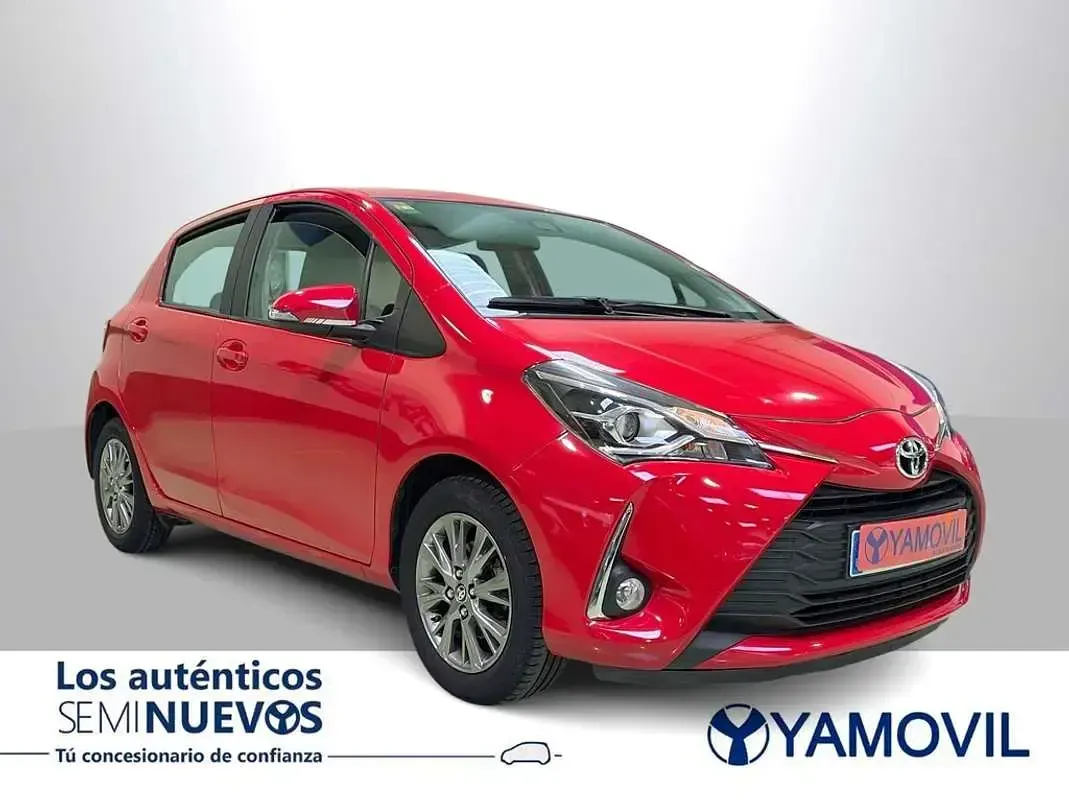 Usado Toyota Yaris Active 69 CV (50 kW) 2018 Rojo Utilitario