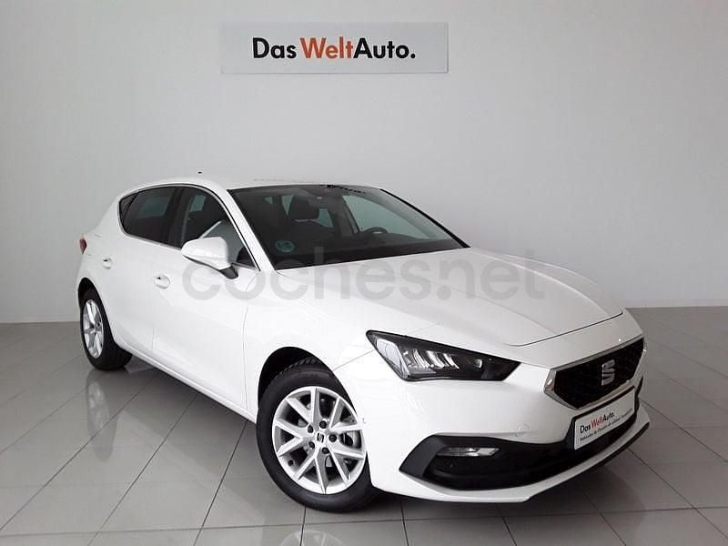 Usado Seat Leon Style 116 CV (85 kW) 2025 Blanco Berlina