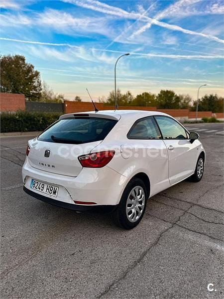 Usado Seat Ibiza SC Reference 75 CV (55 kW) 2011 Blanco Utilitario