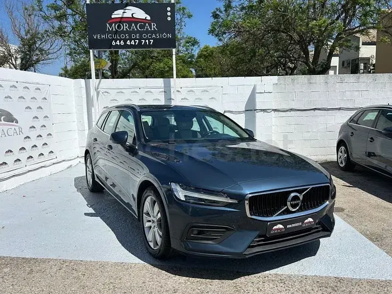 Begagnad Volvo V60 Business Edition 190 HK (139 kW) 2020 Blå Kombi